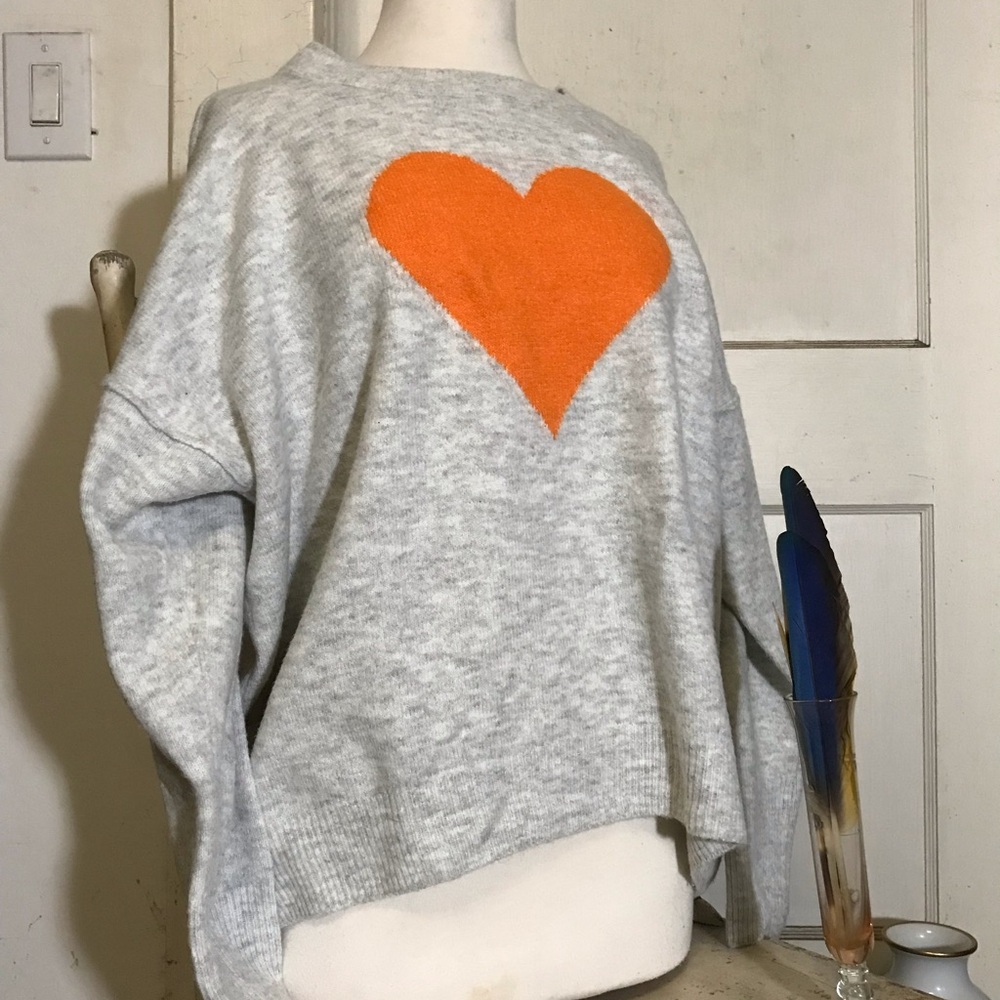 Vince Camuto Heart Sweater Large